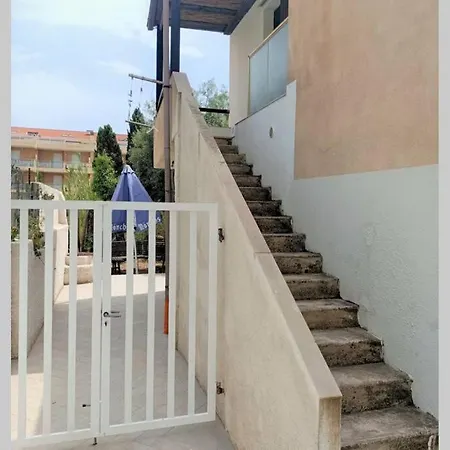 Lido Di شقة ألغيرو